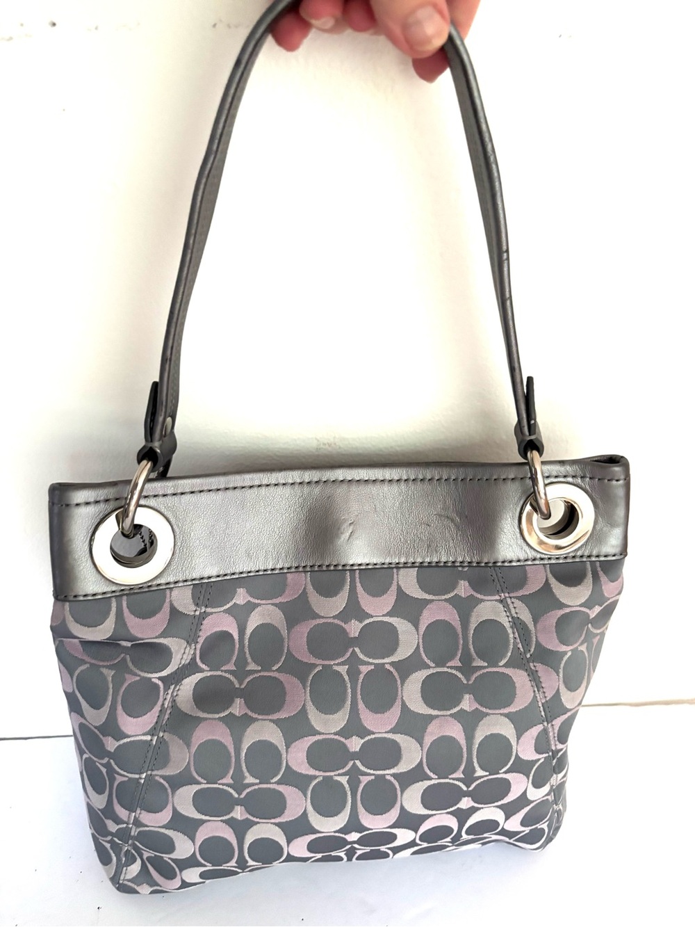 Like new Coach Ashley crossbody bag - Picture 7 of 12